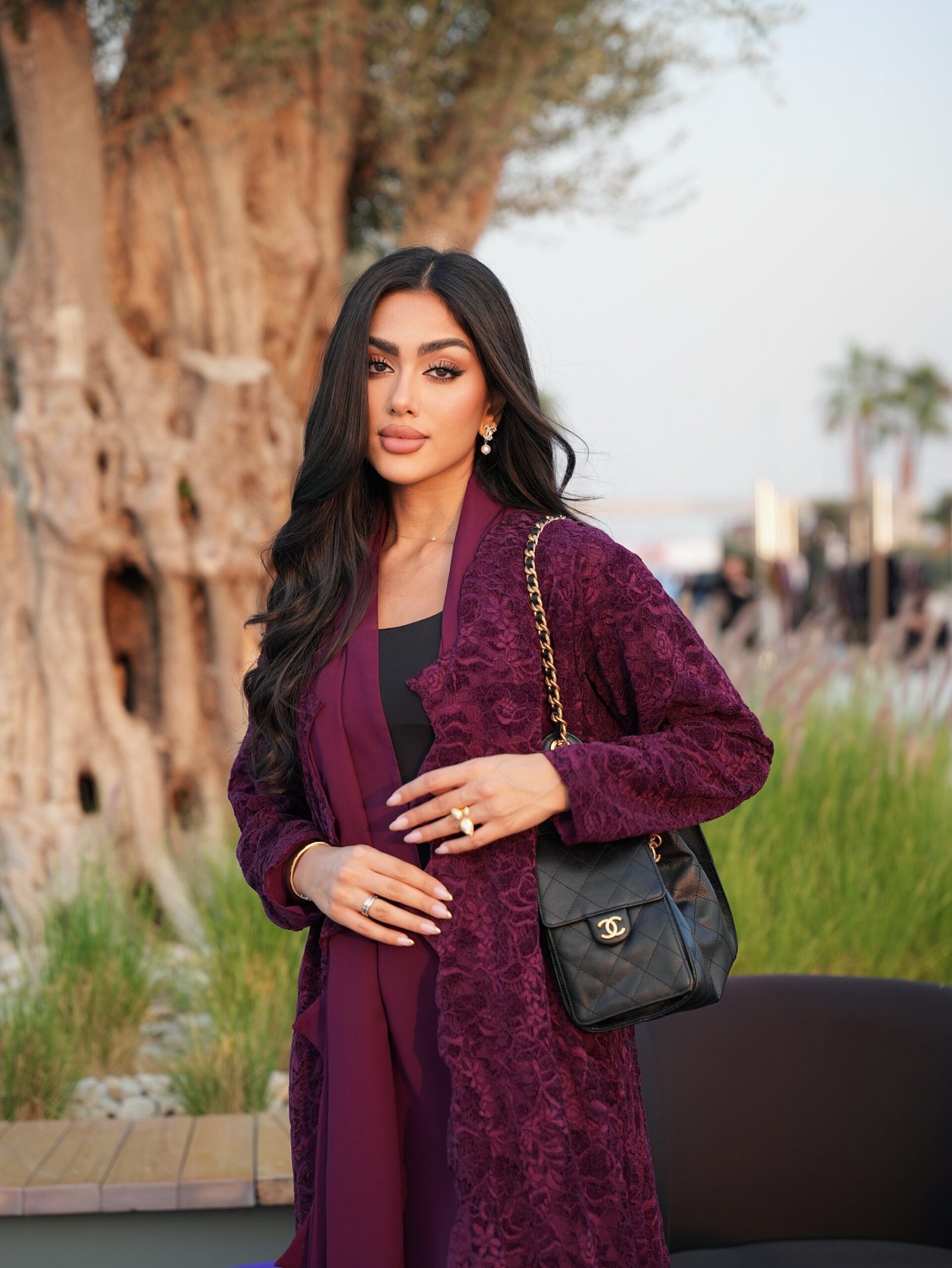 maroon lace - Image 4